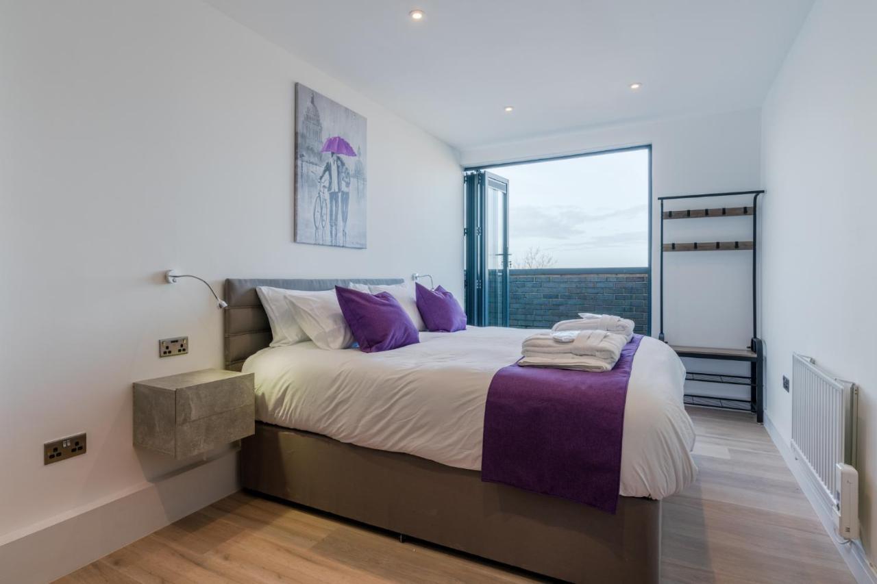 Central Penthouse With Hot Tub & Views 22 Cheltenham Kültér fotó