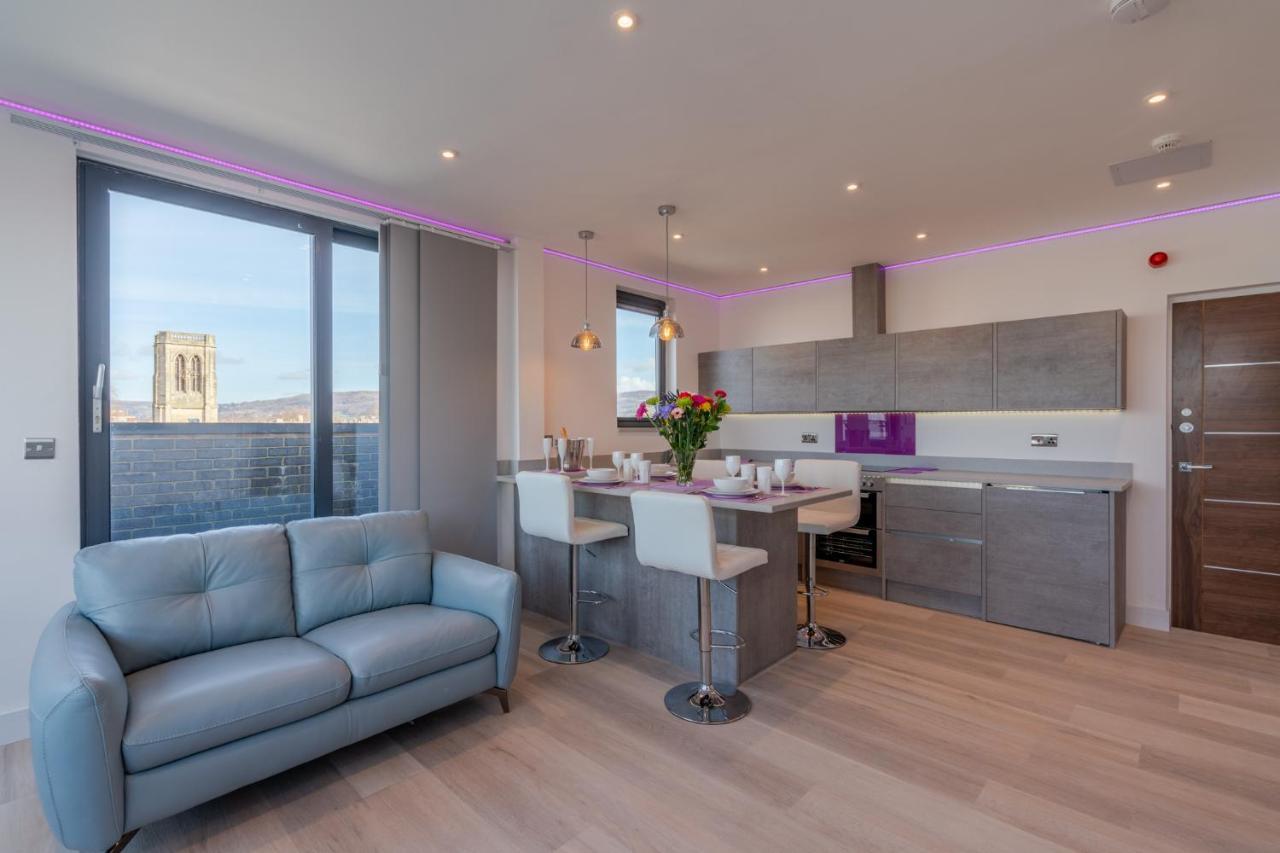 Central Penthouse With Hot Tub & Views 22 Cheltenham Kültér fotó