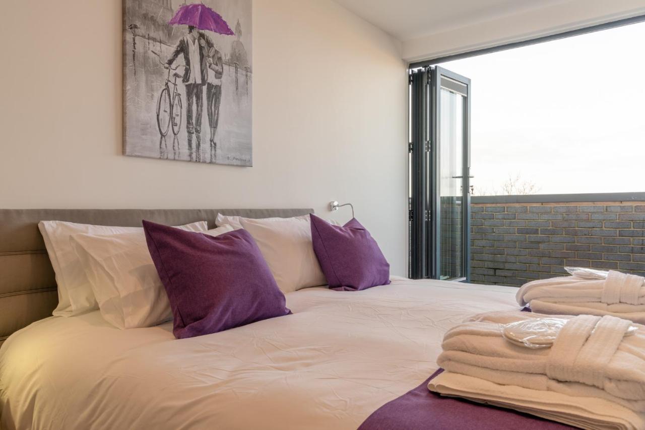 Central Penthouse With Hot Tub & Views 22 Cheltenham Kültér fotó
